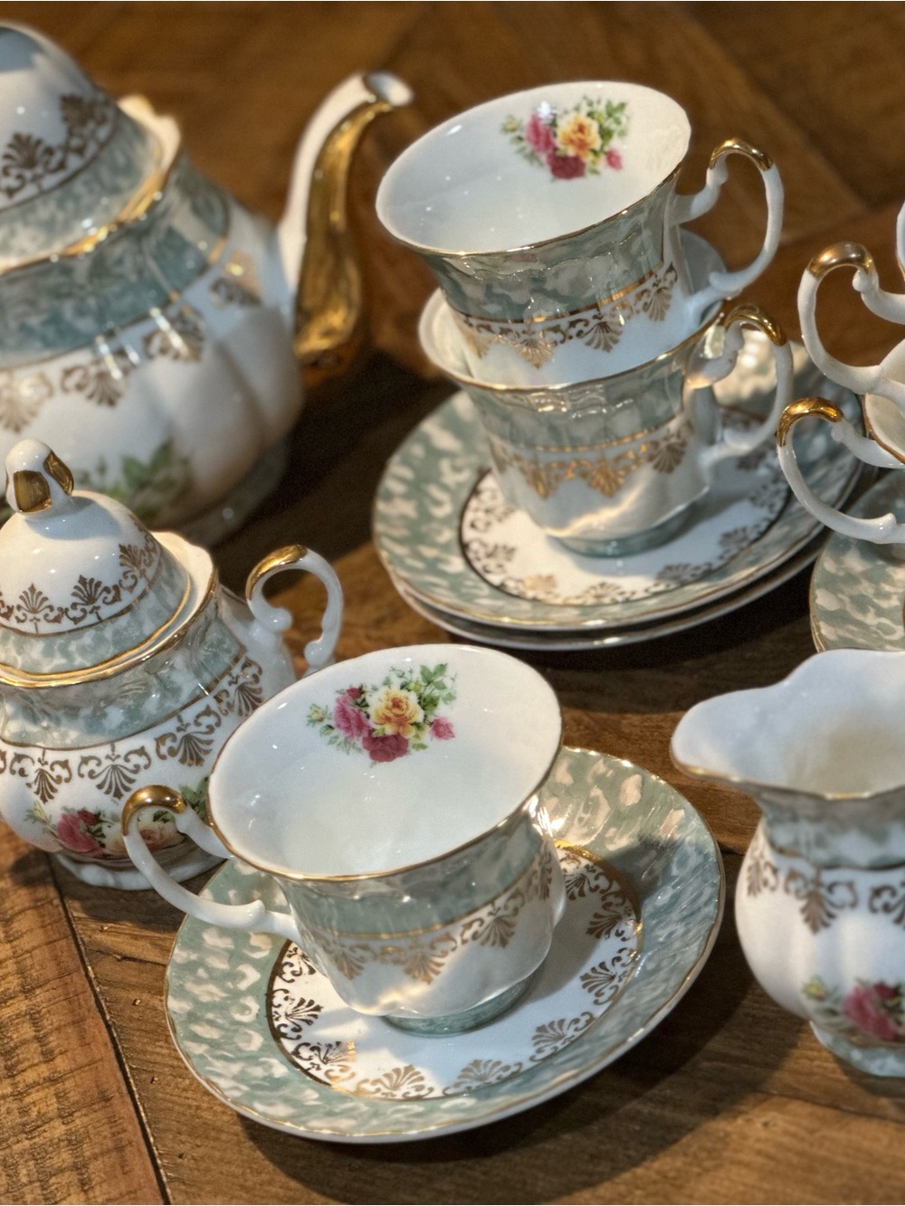 Vintage-style Floral Gold-Trim Porcelain Tea Cup & Saucer Set